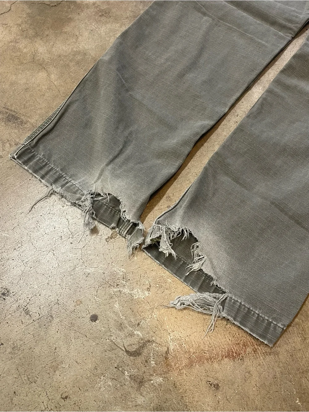 Carhartt B342 MOS Relaxed Fit Distressed Cargo Pants